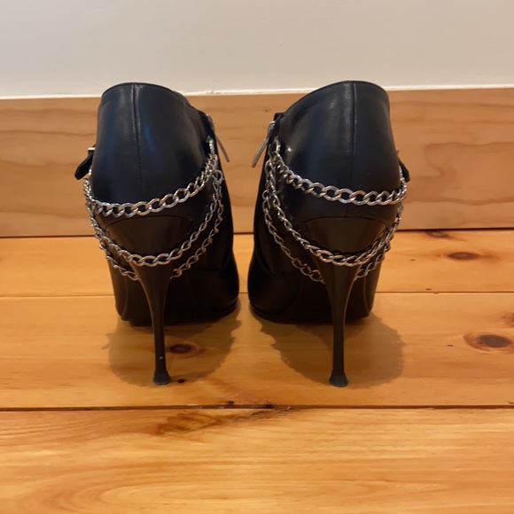Black heeled booties - Picture 3 of 4